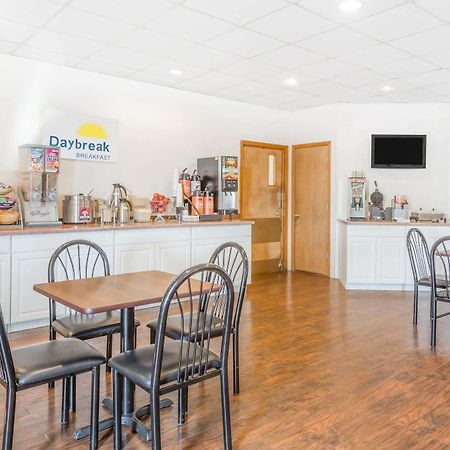 Days Inn By Wyndham St Clairsville St. Clairsville Εξωτερικό φωτογραφία