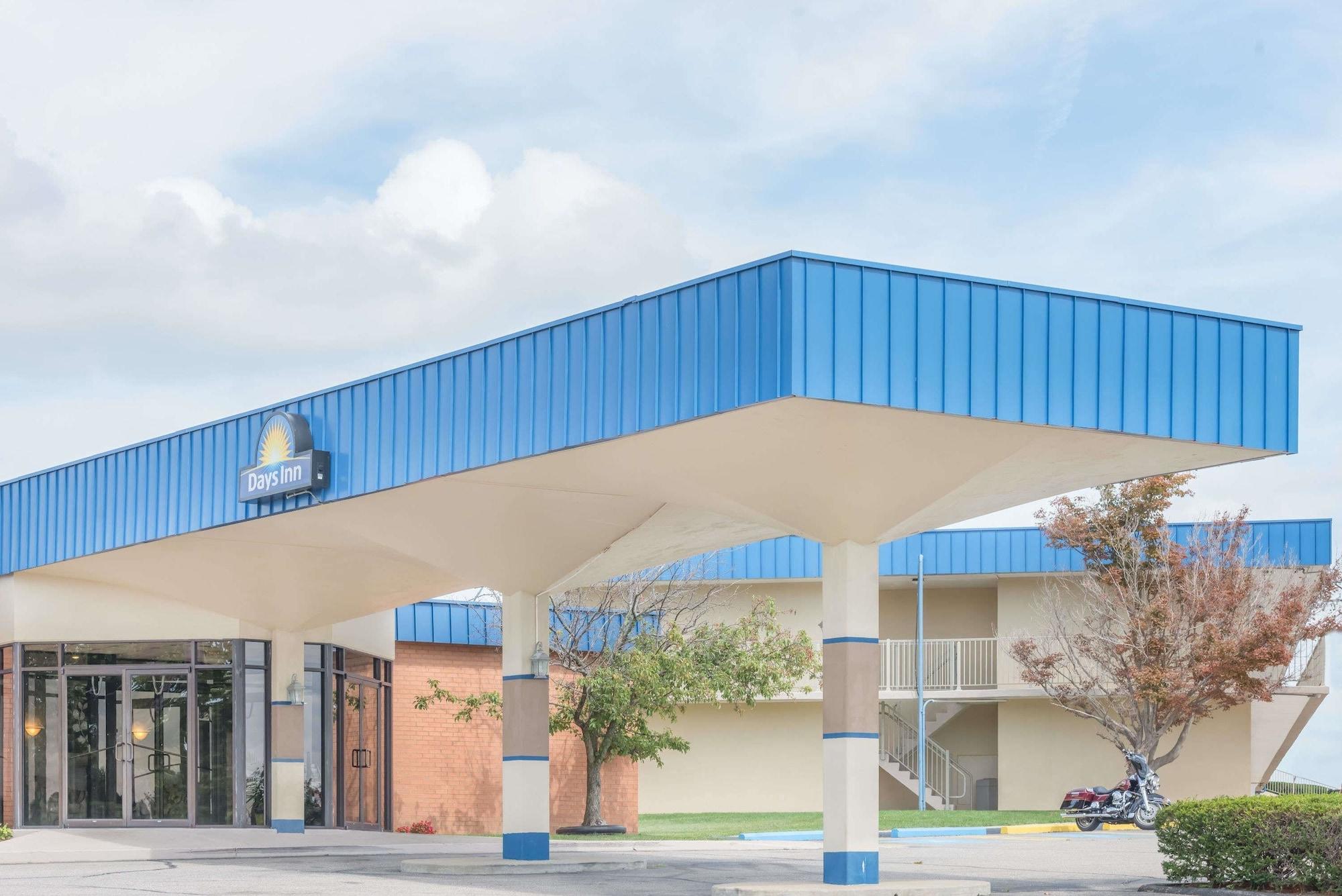 Days Inn By Wyndham St Clairsville St. Clairsville Εξωτερικό φωτογραφία