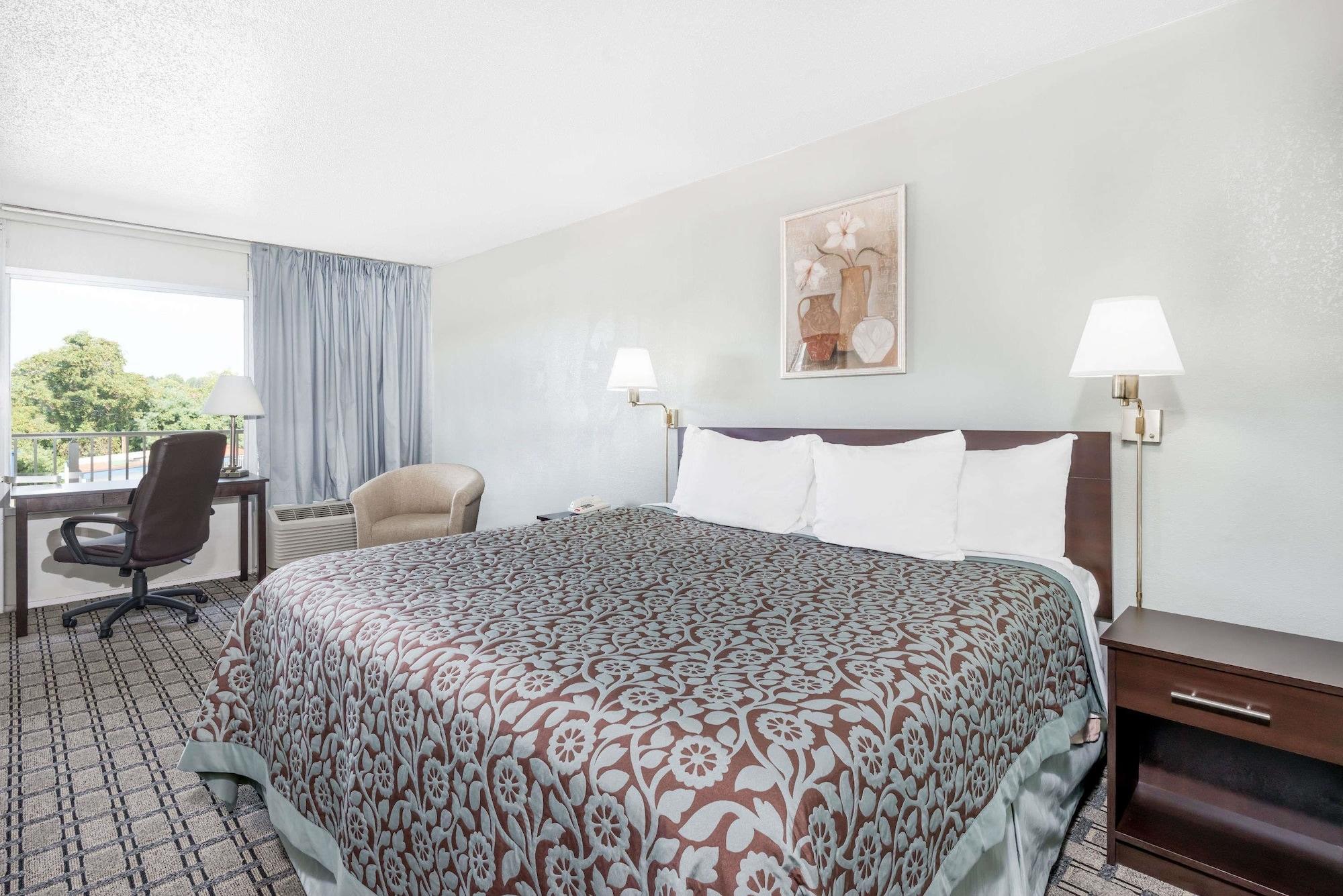 Days Inn By Wyndham St Clairsville St. Clairsville Εξωτερικό φωτογραφία