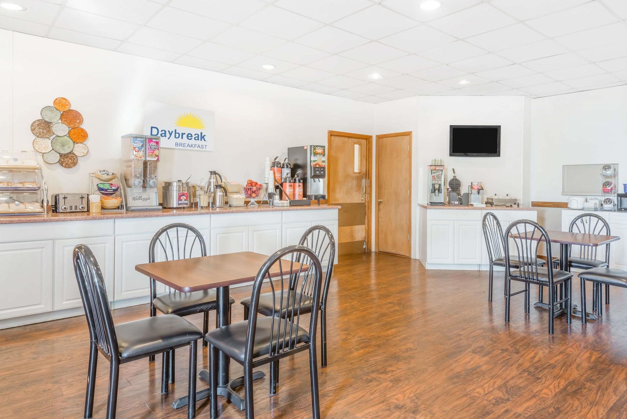 Days Inn By Wyndham St Clairsville St. Clairsville Εξωτερικό φωτογραφία